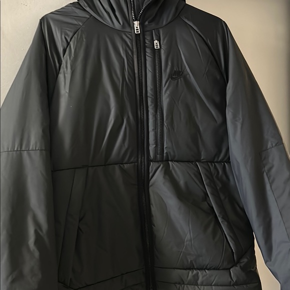 Nike Men's Black Hooded Jacket - Picture 1 of 5